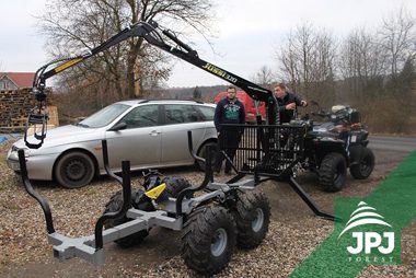 Doručenie vyvážecího vleku Vahva Jussi 1500_320 a pracovné štvorkolky zákazníkovi