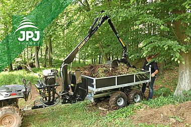 Vyvážačka Vahva Jussi 1500/320 s hydraulicky sklopnou korbou a pracovné štvorkolkou