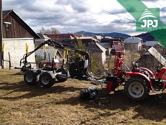 malotraktor a vyvýžečka dreva