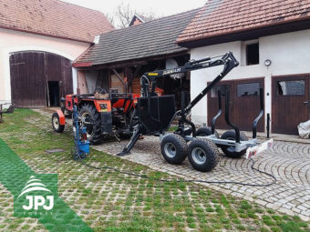 Vyvážacie vlek Vahva Jussi 3000_420 a traktor Zetor